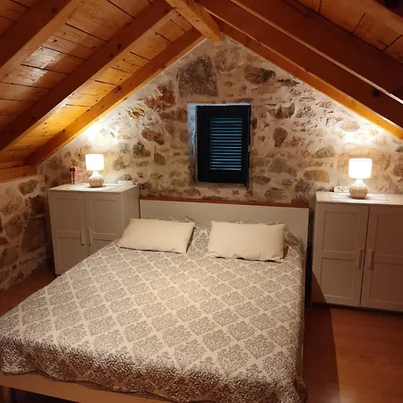 Krka Waterfalls Stonehouse Roko *