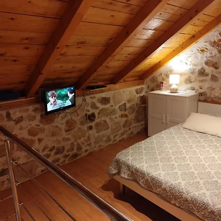 Krka Waterfalls Stonehouse Roko Lozovac