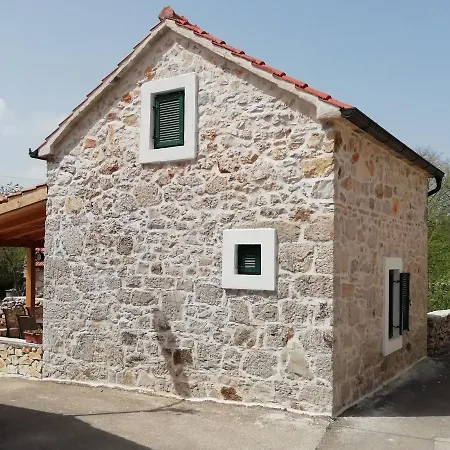 Krka Waterfalls Stonehouse Roko *