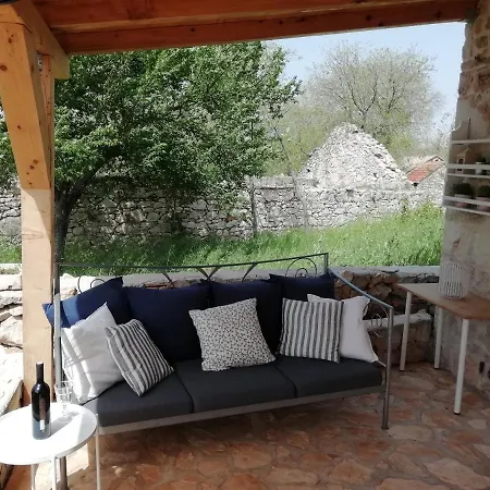 Daire Krka Waterfalls Stonehouse Roko Lozovac