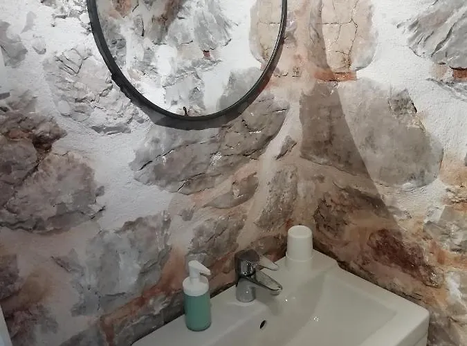 Krka Waterfalls Stonehouse Roko * Lozovac