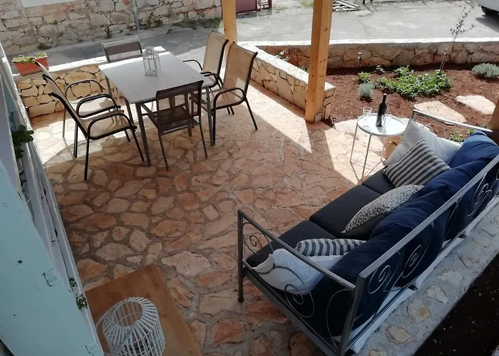 Krka Waterfalls Stonehouse Roko Daire Lozovac